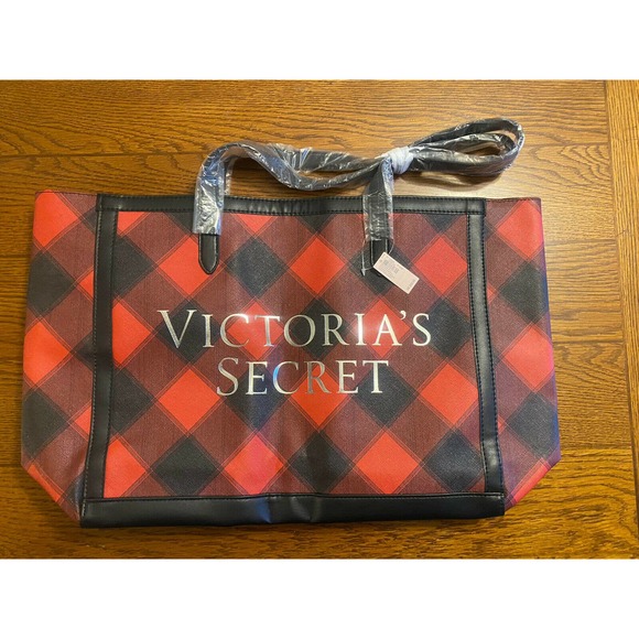 New Victoria’s Secret Black Friday 2021 Weekender Tote Bag in Black & Red Check - Picture 2 of 8